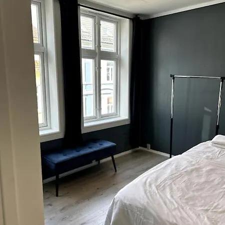 Апартаменти Pen Toppleilighet Midt I Sentrum
