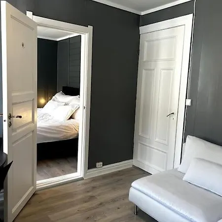 Апартаменти Pen Toppleilighet Midt I Sentrum