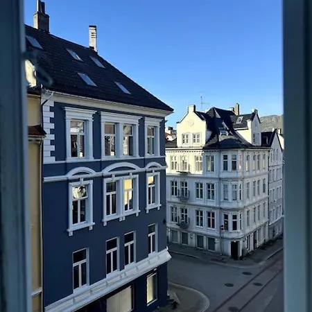 Pen Toppleilighet Midt I Sentrum Берген